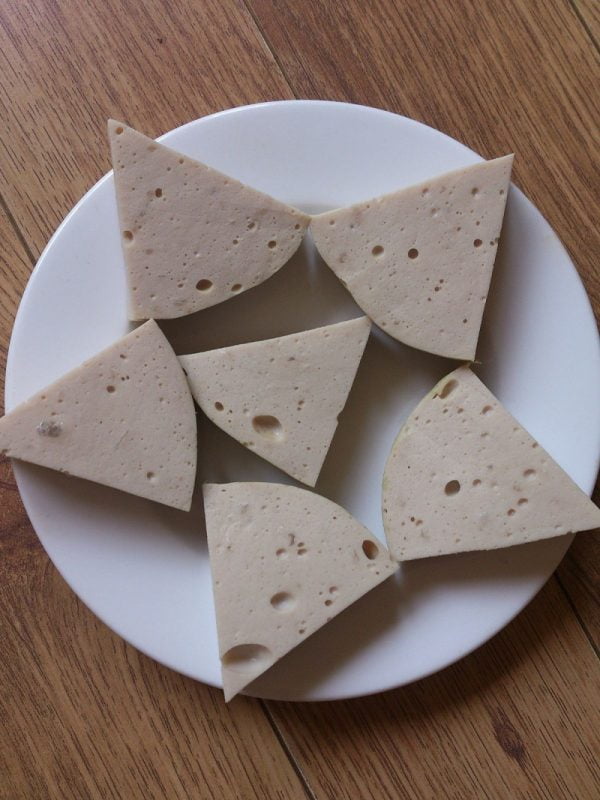 Vào ngày tết giò lụa là món ăn không thể thiếu