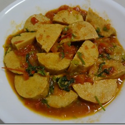 Hoàn thành món giò sốt cà chua