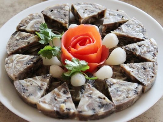 Ghé Hoa Gạo Food mua những cây giò thủ thơm ngon nhất