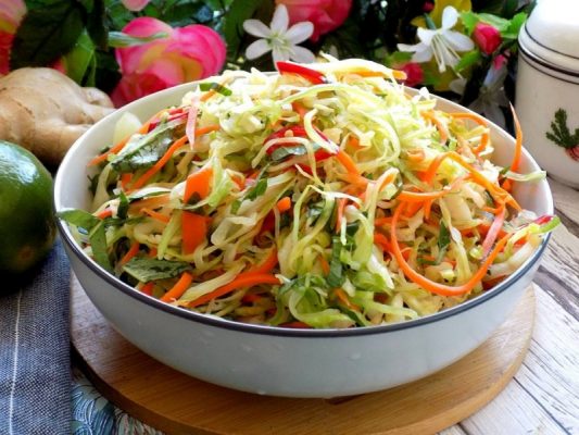 Dưa bắp cải muối xổi được nhiều người yêu thích