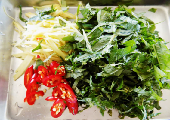 Một số nguyên liệu làm dưa bắp cải muối xổi