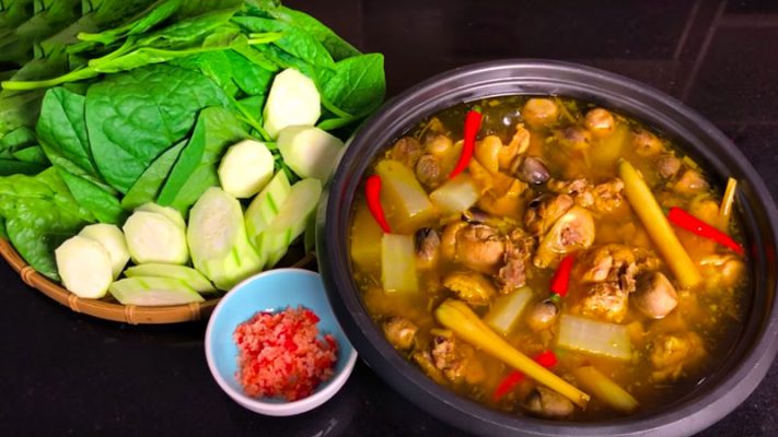 Nồi lẩu gà hầm sả thơm ngon bắt mắt