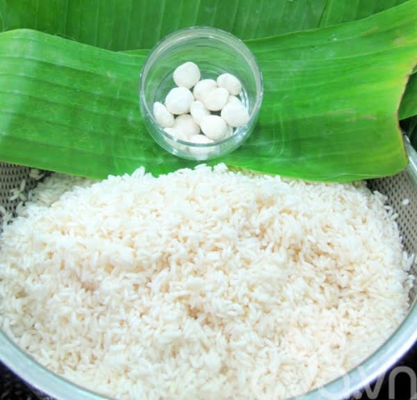 Nguyên liệu làm cơm rượu nếp trắng