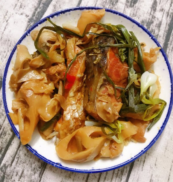 Cá kho măng là món ăn dân giã và rất "hao" cơm