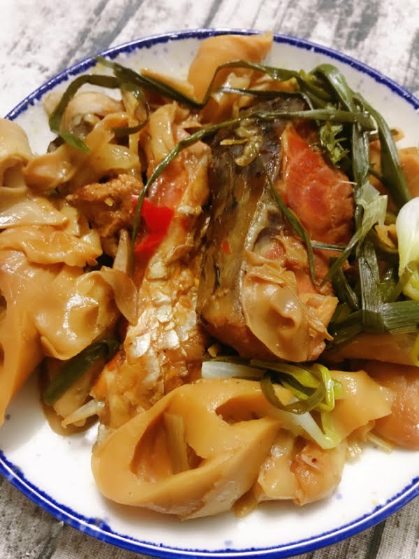 Cá kho măng rất hao cơm đó ạ