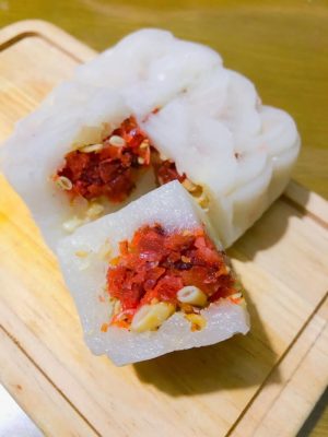 Bánh trung thu dẻo có màu trắng ngà trong biểu tượng ý nghĩa “đoàn viên gia đình”.