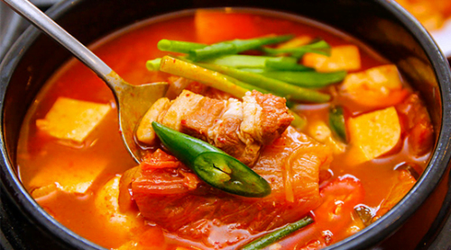 Canh kim chi thịt ba chỉ thơm lừng