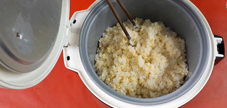 Nấu xôi bằng nồi cơm điện