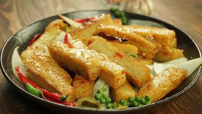 Miếng chả mỡ thơm béo, dậy mùi tiêu thơm nức ai cũng mê